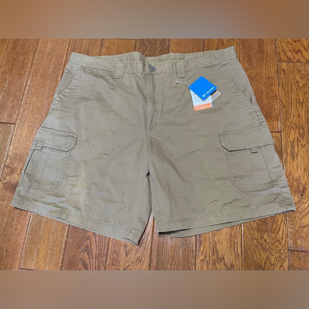 Columbia Men's Big and Tall Omni Shade UPF 50 Cargo Shorts 46W 10L Brown
